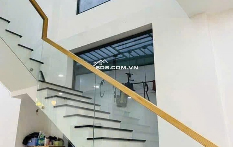 Nhà MT Q2-gần BV Lê Văn Thịnh-5x30m-4 tầng - 4 PN -chuẩn đẹp